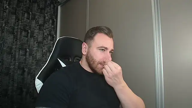 Snapshot of Thori92 chatting on 21, 2, 2025 Thori92 online show from 21, 2, 2025