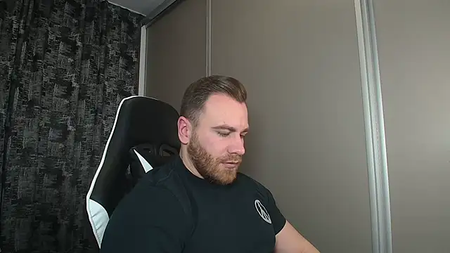 Snapshot of Thori92 chatting on 23, 2, 2025 Thori92 online show from 23, 2, 2025