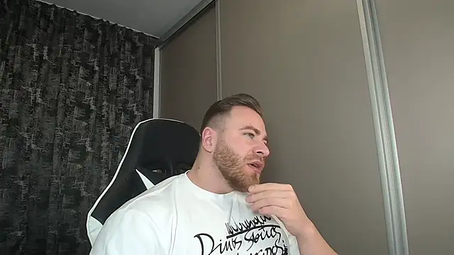 Snapshot of Thori92 chatting on 2, 3, 2025 Thori92 online show from 2, 3, 2025