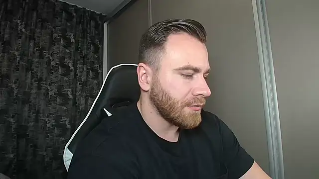 Snapshot of Thori92 chatting on 4, 3, 2025 Thori92 online show from 4, 3, 2025