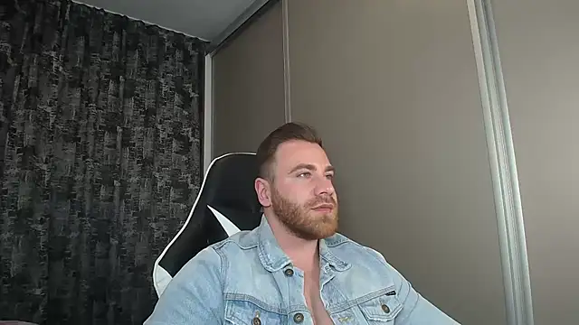 Snapshot of Thori92 chatting on 5, 3, 2025 Thori92 online show from 5, 3, 2025