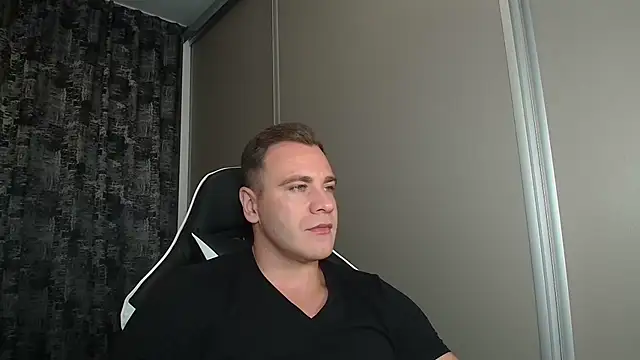 Snapshot of Thori92 chatting on 18, 9, 2025 Thori92 online show from 18, 9, 2025