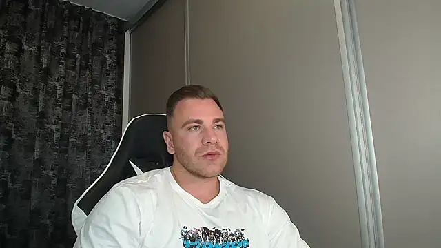 Snapshot of Thori92 chatting on 25, 9, 2025 Thori92 online show from 25, 9, 2025