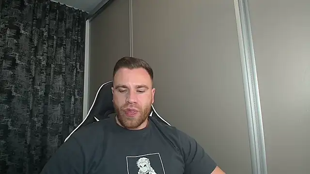 Snapshot of Thori92 chatting on 22, 10, 2025 Thori92 online show from 22, 10, 2025