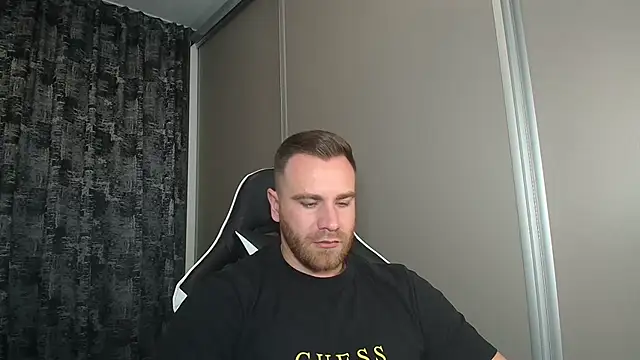 Snapshot of Thori92 chatting on 23, 10, 2025 Thori92 online show from 23, 10, 2025