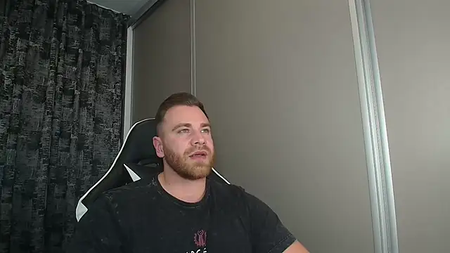 Snapshot of Thori92 chatting on 25, 10, 2025 Thori92 online show from 25, 10, 2025