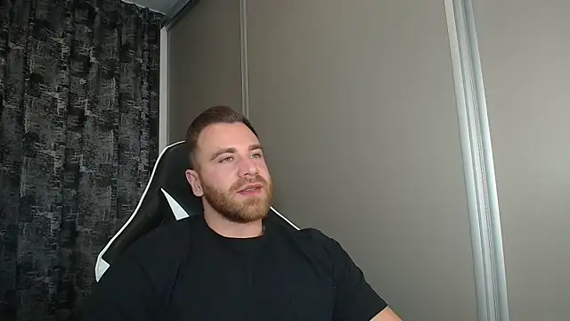 Snapshot of Thori92 chatting on 29, 10, 2025 Thori92 online show from 29, 10, 2025