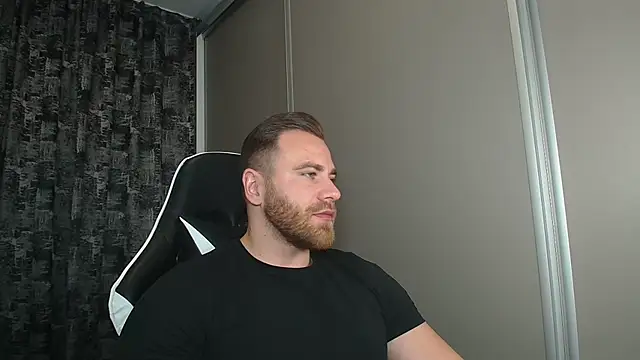 Snapshot of Thori92 chatting on 30, 10, 2025 Thori92 online show from 30, 10, 2025