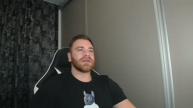 Snapshot of Thori92 chatting on 31, 10, 2025 Thori92 online show from 31, 10, 2025