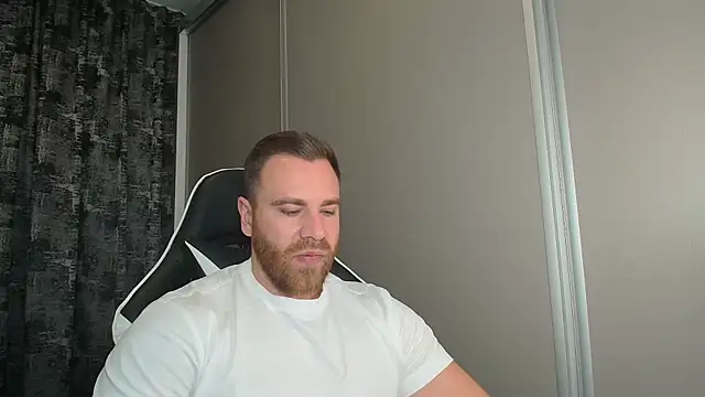 Snapshot of Thori92 chatting on 1, 11, 2025 Thori92 online show from 1, 11, 2025