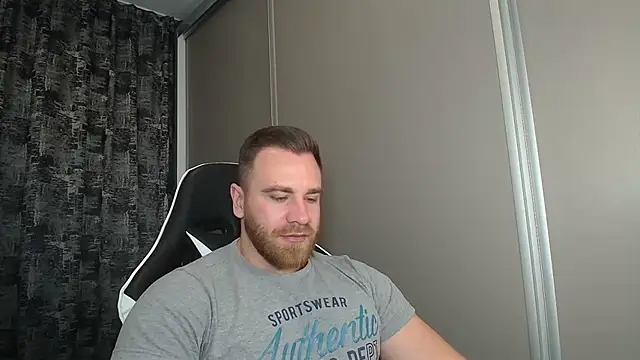 Snapshot of Thori92 chatting on 11, 11, 2025 Thori92 online show from 11, 11, 2025