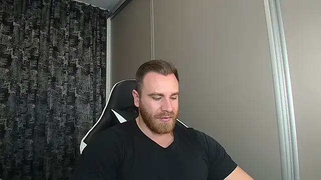 Snapshot of Thori92 chatting on 17, 11, 2025 Thori92 online show from 17, 11, 2025