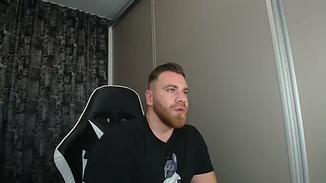 Snapshot of Thori92 chatting on 19, 11, 2025 Thori92 online show from 19, 11, 2025