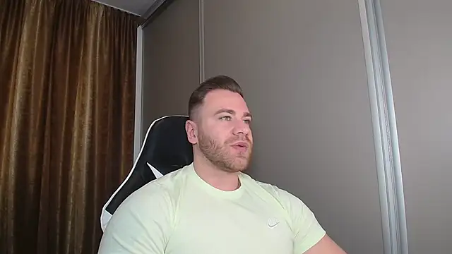 Snapshot of Thori92 chatting on 21, 12, 2025 Thori92 online show from 21, 12, 2025