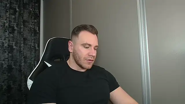 Snapshot of Thori92 chatting on 1, 3, 2026 Thori92 online show from 1, 3, 2026