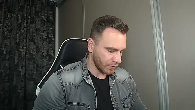 Snapshot of Thori92 chatting on 7, 3, 2026 Thori92 online show from 7, 3, 2026