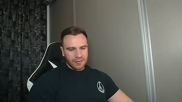 Snapshot of Thori92 chatting on 1, 4, 2026 Thori92 online show from 1, 4, 2026