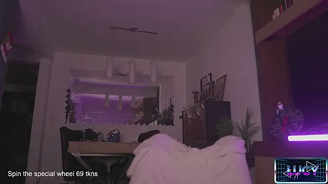 LucyAllenX online show from 24, 1, 2025