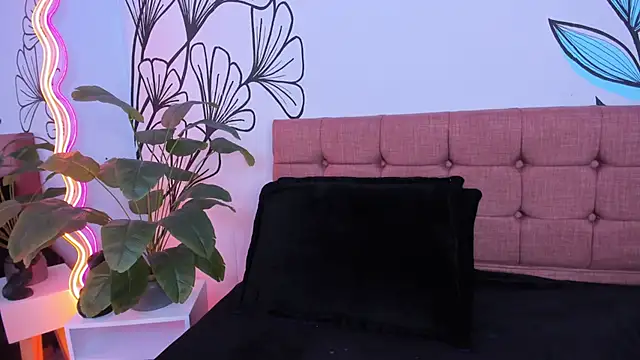 Snapshot of Sweet_Ariadna_ chatting on 1, 3, 2025 Sweet Ariadna online show from 1, 3, 2025