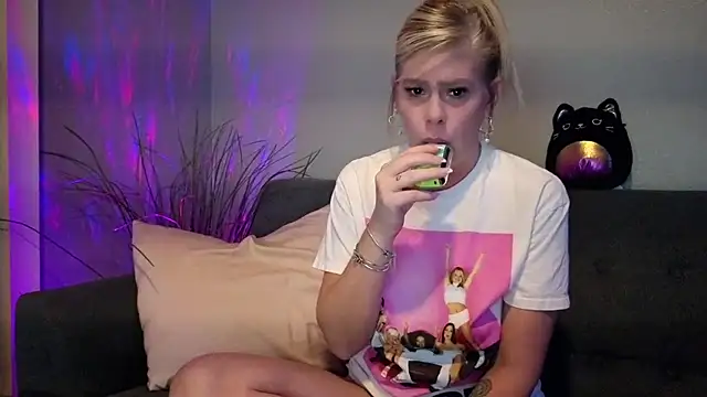 Snapshot of Lexi_Shocker chatting on 26, 9, 2025 Lexi Shocker online show from 26, 9, 2025