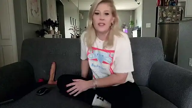 Snapshot of Lexi_Shocker chatting on 16, 11, 2025 Lexi Shocker online show from 16, 11, 2025