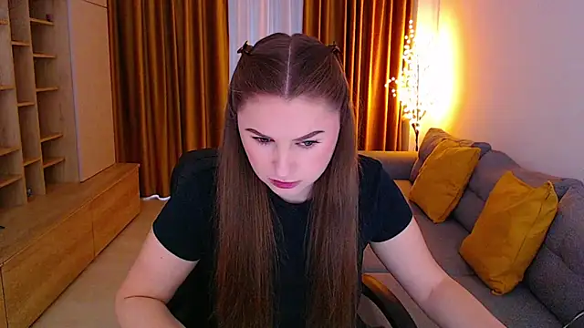  Mia Adams online show from 15, 4, 2026