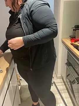 sweeti Em online show from 10, 1, 2026