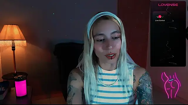 Saucy Jenn online show from 25, 12, 2024