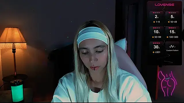 Saucy Jenn online show from 27, 12, 2024