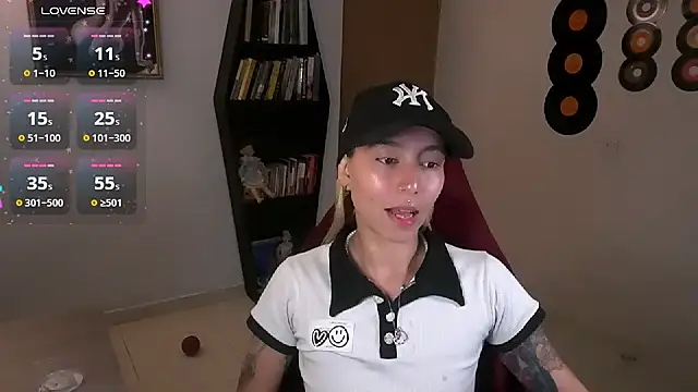 Saucy Jenn online show from 27, 9, 2025