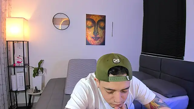 Snapshot of alejandro_calderon1 chatting on 4, 7, 2026 alejandro calderon1 online show from 4, 7, 2026
