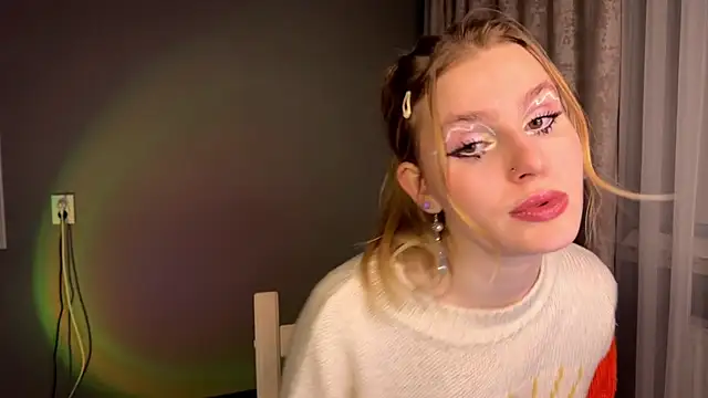 Chanel Gill online show from 19, 12, 2024