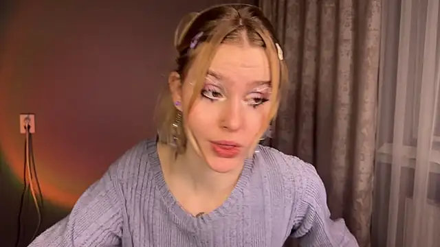 Chanel Gill online show from 19, 12, 2024