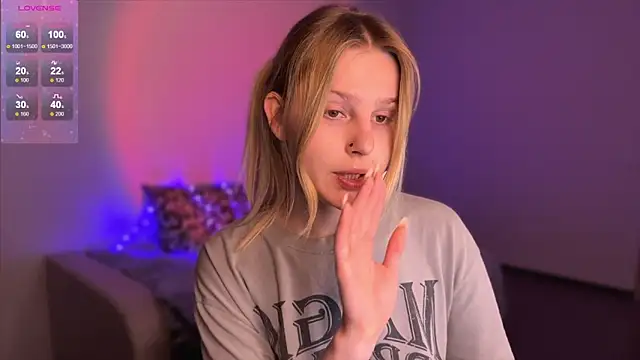 Chanel Gill online show from 22, 1, 2025