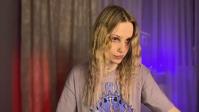 Chanel Gill online show from 7, 2, 2025