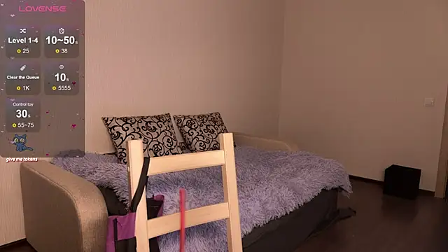 Chanel Gill online show from 4, 3, 2025