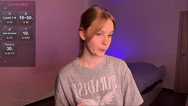 Chanel Gill online show from 17, 3, 2025