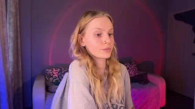 Chanel Gill online show from 11, 9, 2025