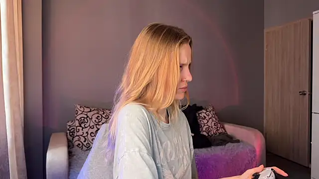 Chanel Gill online show from 18, 9, 2025