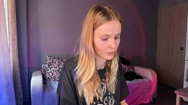 Chanel Gill online show from 20, 9, 2025