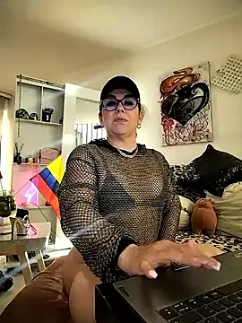 Snapshot of Myrnasexxx chatting on 15, 11, 2025 Myrnasexxx online show from 15, 11, 2025