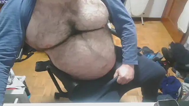 Snapshot of mikeyhotbear chatting on 10, 1, 2025 mikeyhotbear online show from 10, 1, 2025