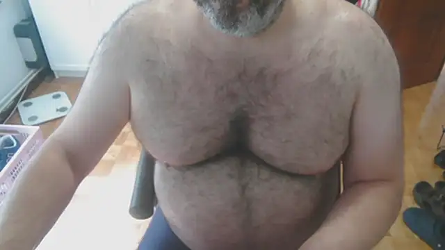 Snapshot of mikeyhotbear chatting on 1, 6, 2026 mikeyhotbear online show from 1, 6, 2026