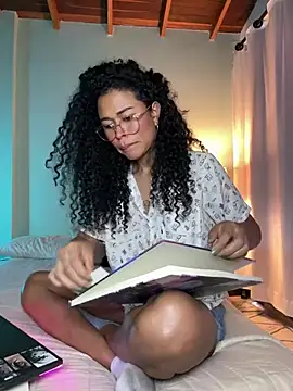 Snapshot of GabriSaenz chatting on 19, 3, 2025 GabriSaenz online show from 19, 3, 2025