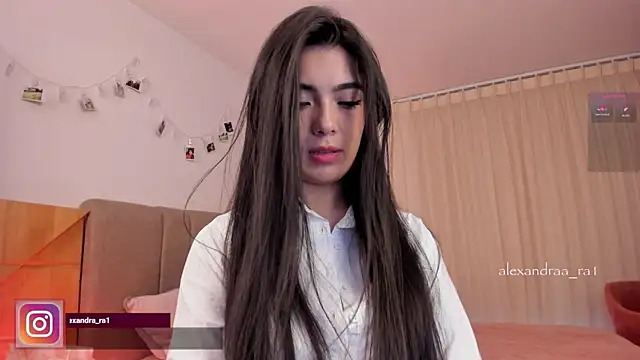 Snapshot of Alexandra_ra chatting on 6, 10, 2025 Alexandra ra online show from 6, 10, 2025