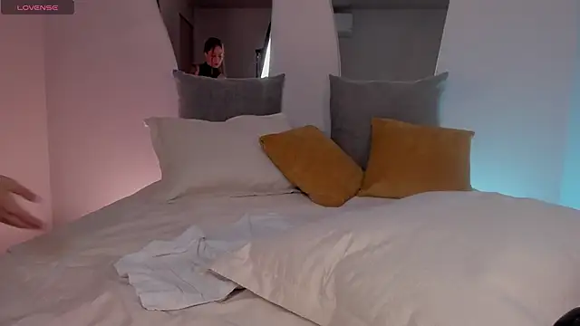 ErikaBenz  online show from 2, 3, 2025