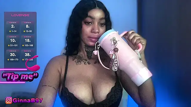 Snapshot of GinnaBolton chatting on 5, 10, 2025 GinnaBolton online show from 5, 10, 2025