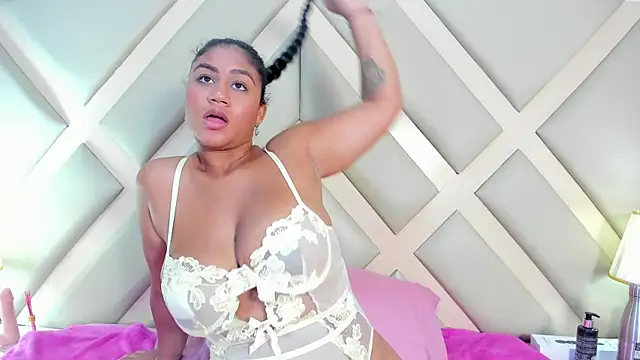 Snapshot of SSCARLETH_ chatting on 5, 3, 2025 SSCARLETH online show from 5, 3, 2025