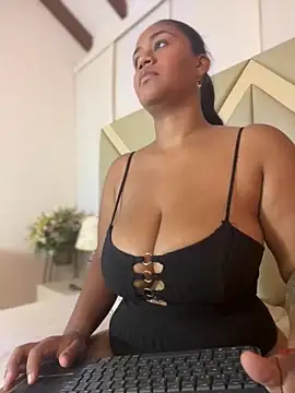 Snapshot of SSCARLETH_ chatting on 4, 11, 2025 SSCARLETH online show from 4, 11, 2025