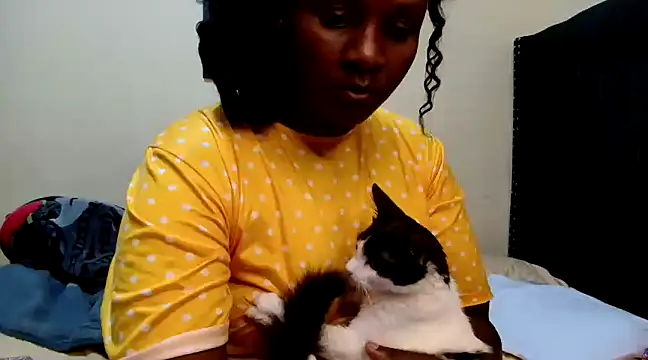 Snapshot of Toomuchbooty33 chatting on 2, 2, 2025 Toomuchbooty33 online show from 2, 2, 2025